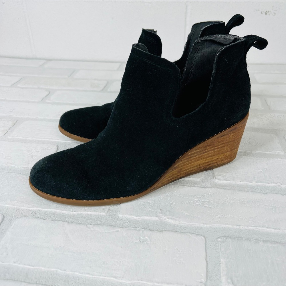 TOMS Womens Black Suede Wedge Ankle Booties Side Cutout Size 8.5